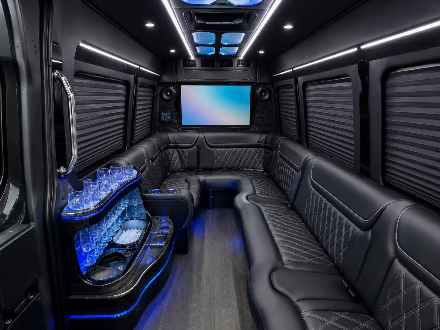 airport shuttle bus services for corporate groups in lafayette