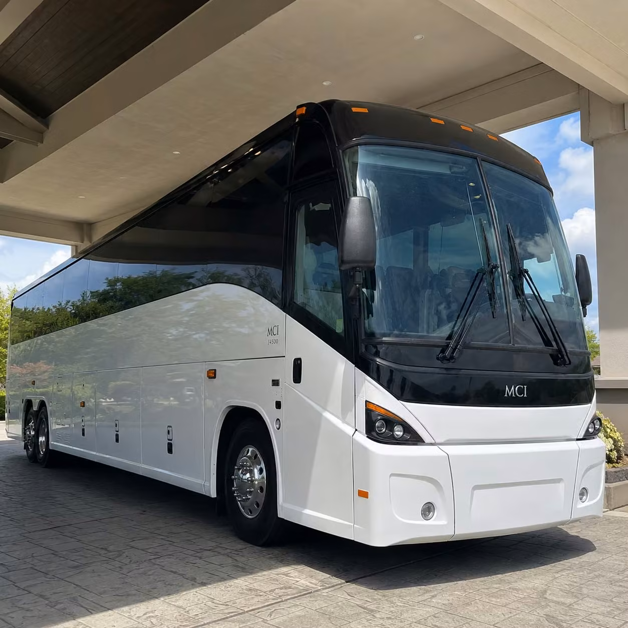 shuttle your workforce through lafayette s busiest corridors without the headaches